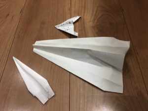 紙飛行機　飛行機